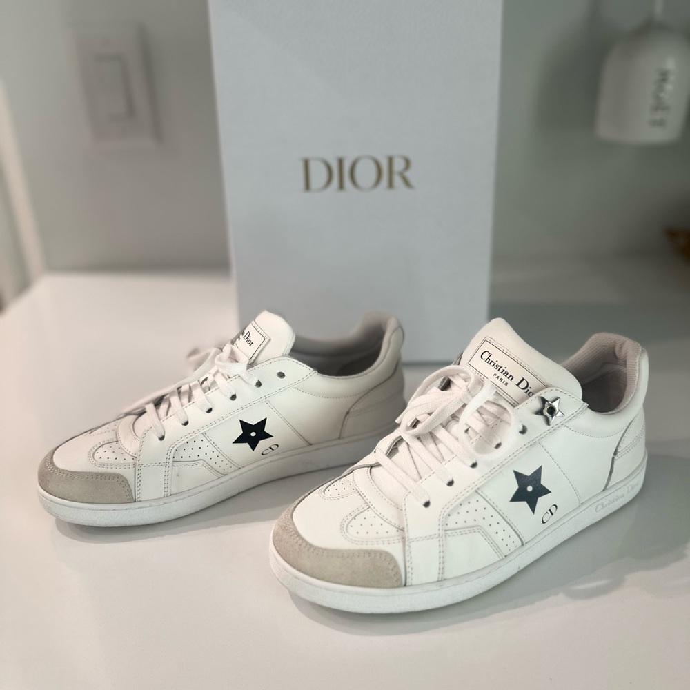 SOLD!!!! Dior Star Sneaker
White Calfskin and Suede Calfskin size 36.5/ 6.5